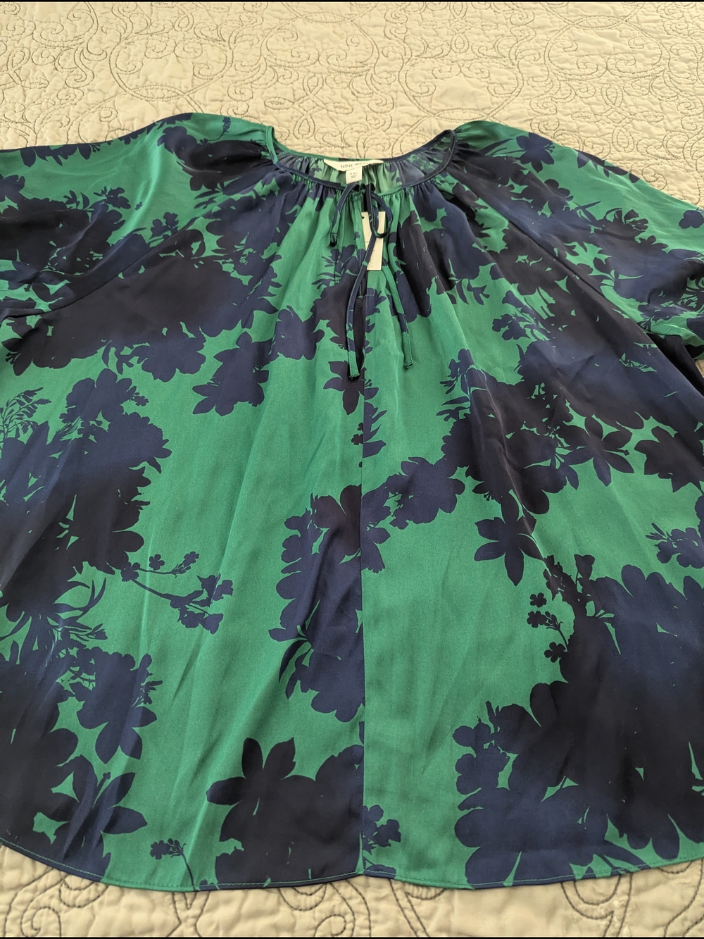 NWT Nine West Silky Floral Blouse - Picture 3 of 9